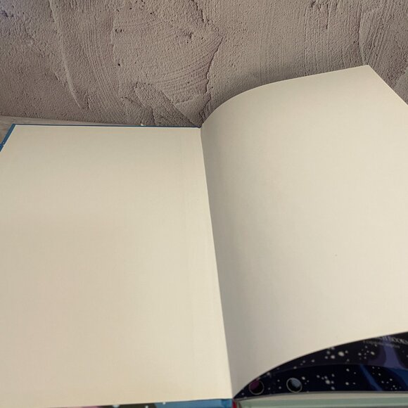 5 for $15📕DC SuperGirl Off to Save the Day Graphic Novel Book (SKU: 289MI) - Picture 3 of 4